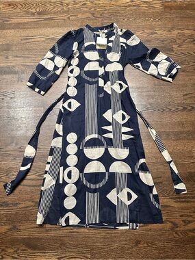 NWT Navy and White Geometric Midi Shirt Dress with Tie Waist Le fée máraboutée